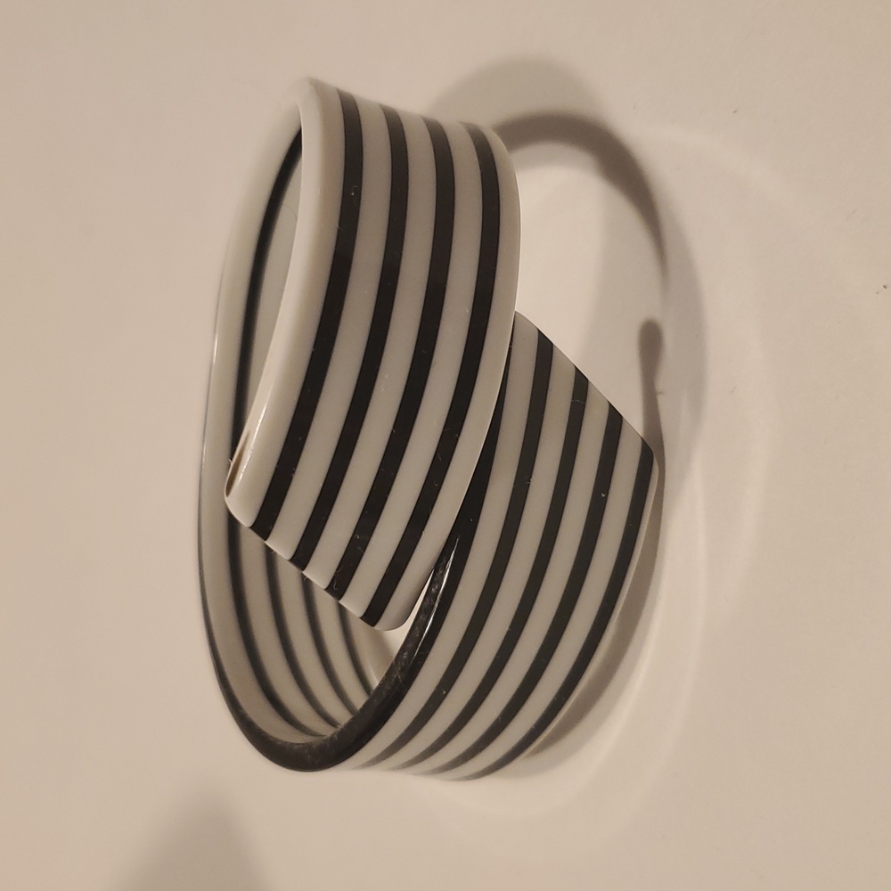 Vintage Black White Stripe Bypass Bracelet  Small Wrist 2.5 Inside Measurement